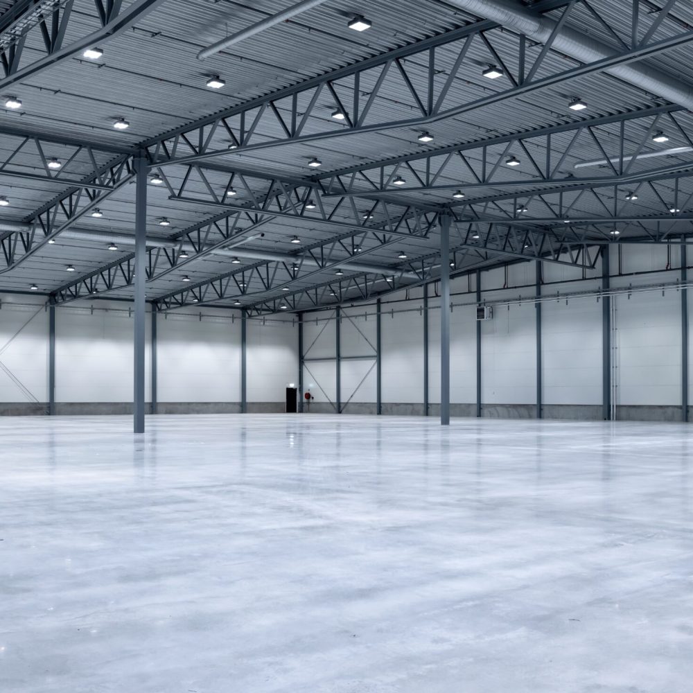HALL13 Industribyggnad med stålkonstruktion – redo för anpassning efter verksamhetsbehov.
